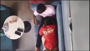 Quay lén tình nhân bú bú cho em ghệ nơi công cộng